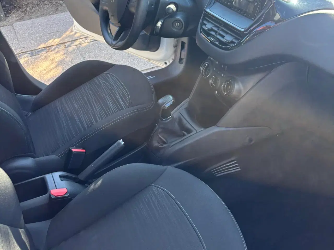 Billede 7 - Perfekt lille bil med få kilometer bag sig 