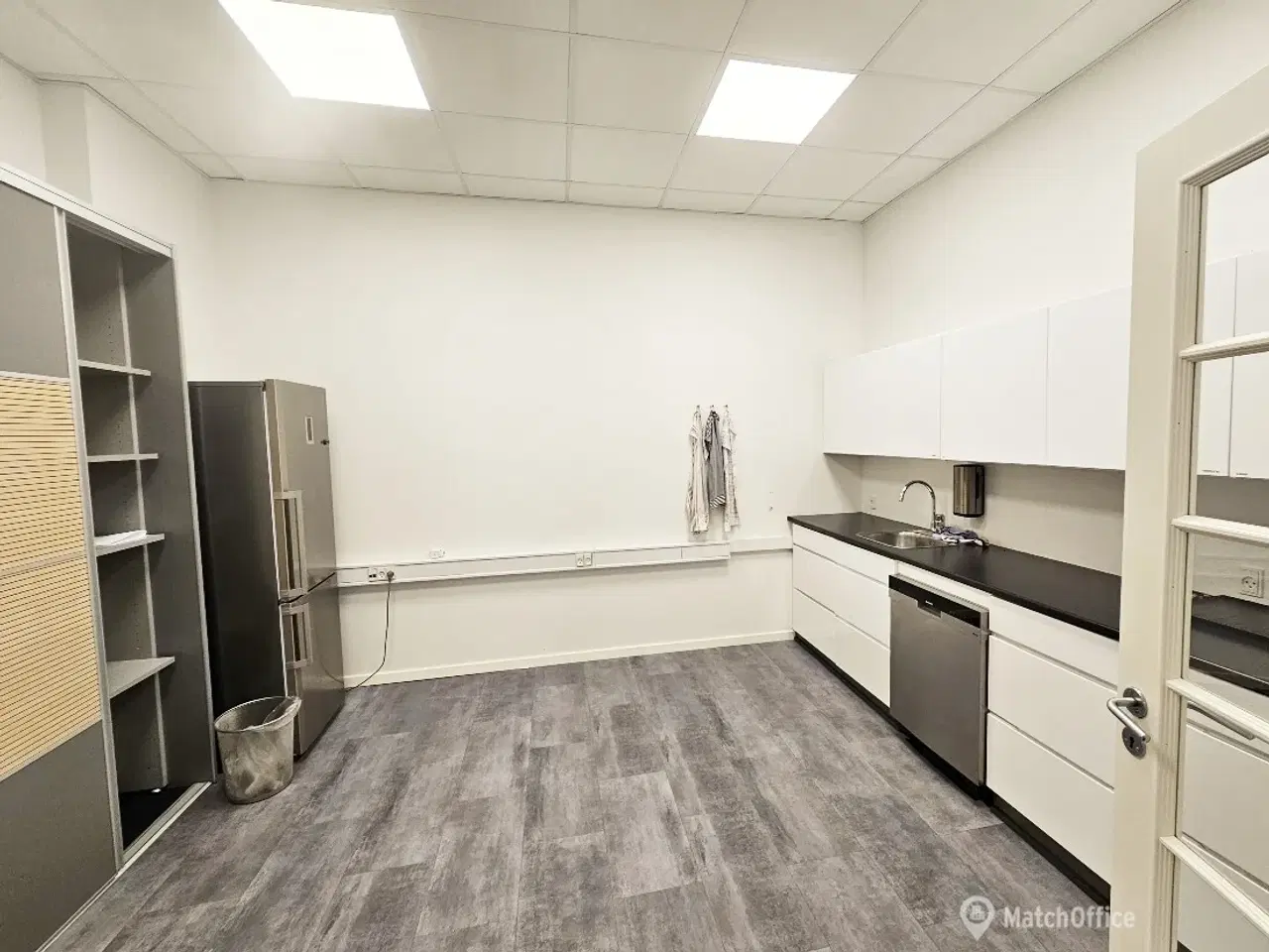 Billede 7 - Flot højloftet kontor med egen tagterasse i Måløv