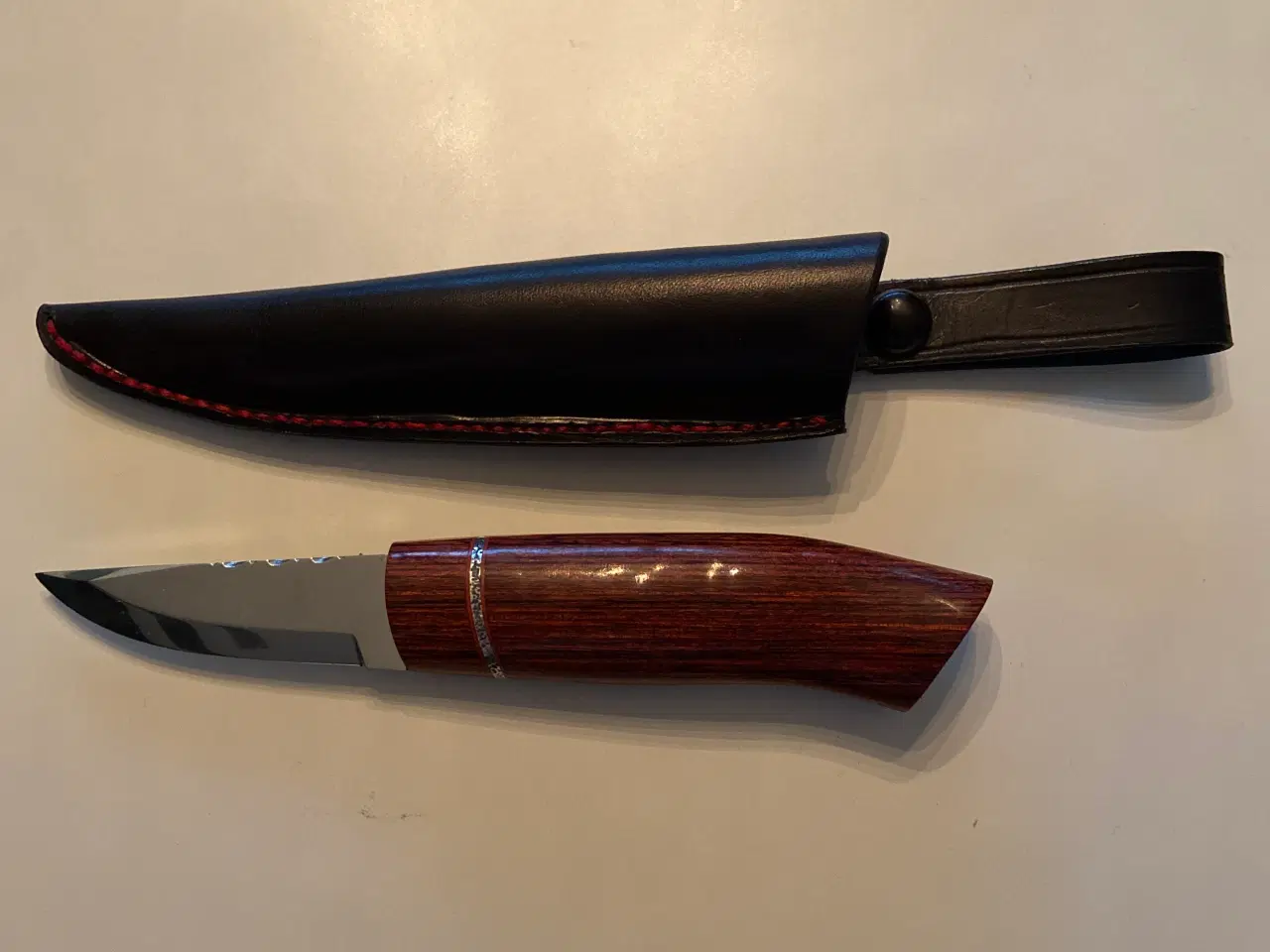 Billede 2 - Kniv med skede handlavet af fineste materiale 