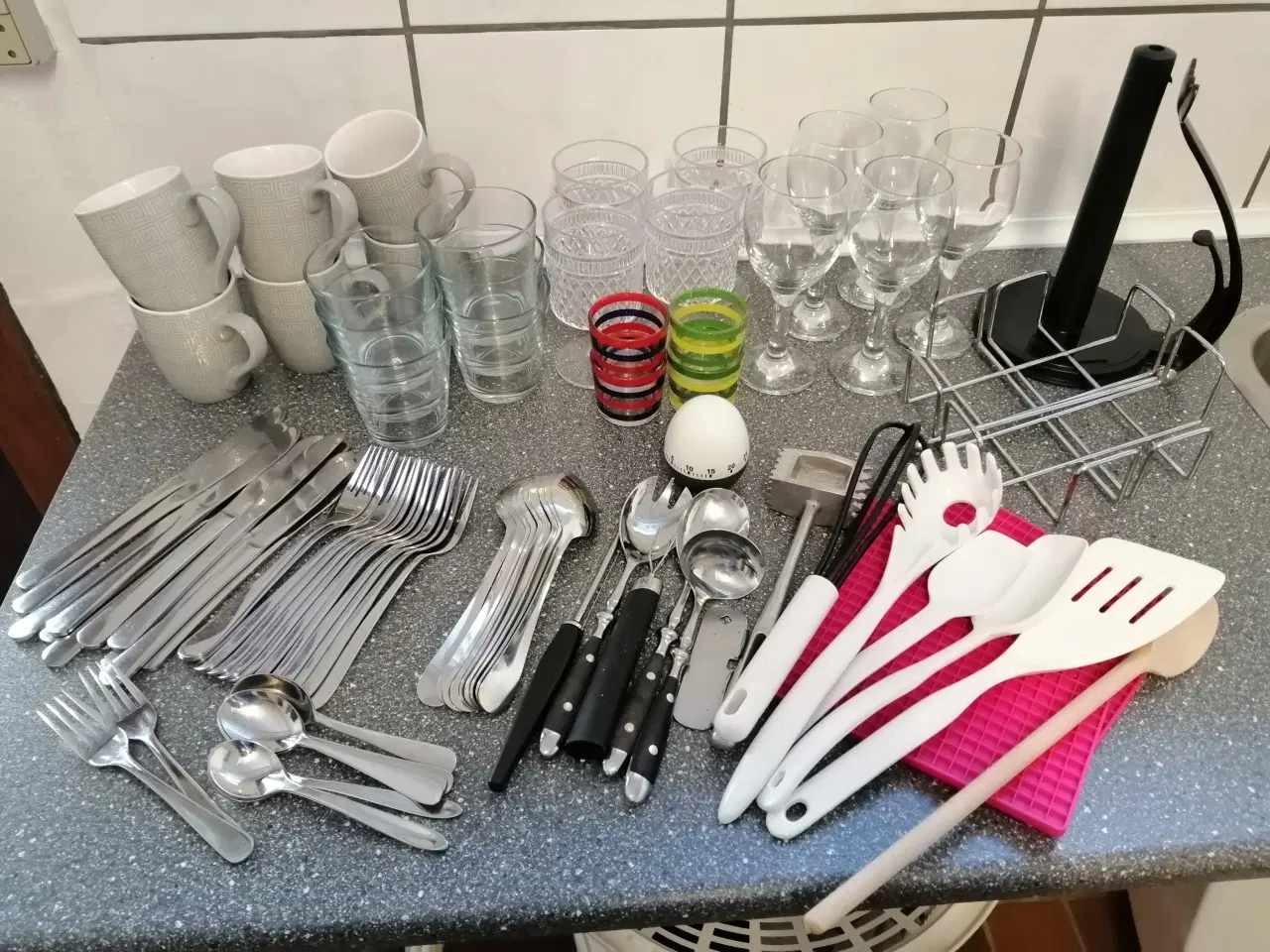 Billede 1 - kopper, glas, bestik,  middag