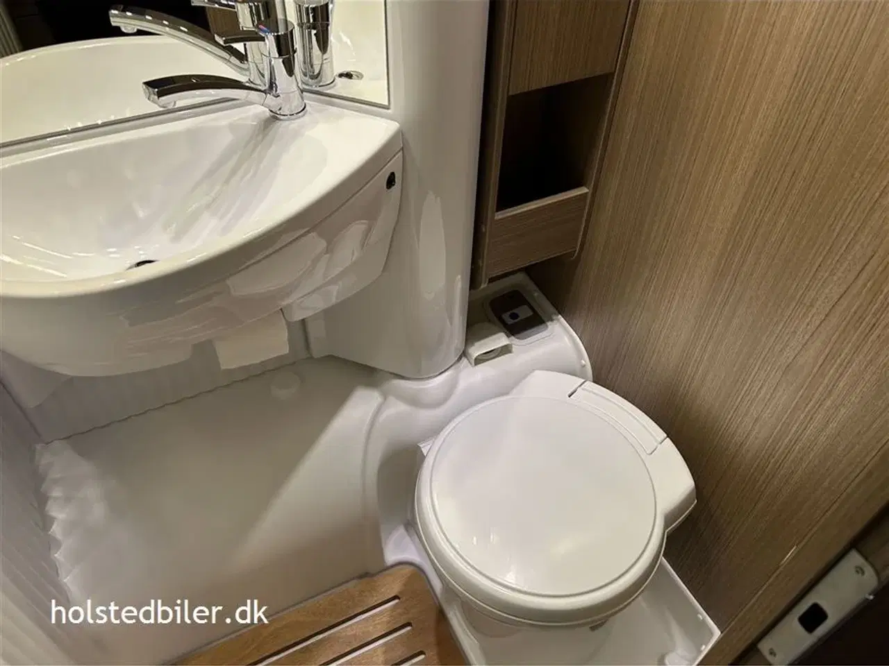 Billede 14 - 2019 - Carado V132   Kun 594 cm og lav egenvægt