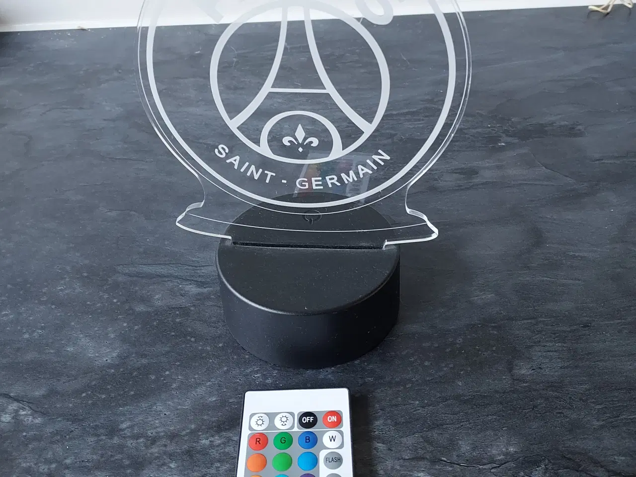 Billede 3 - Paris Saint Germain bordlampe