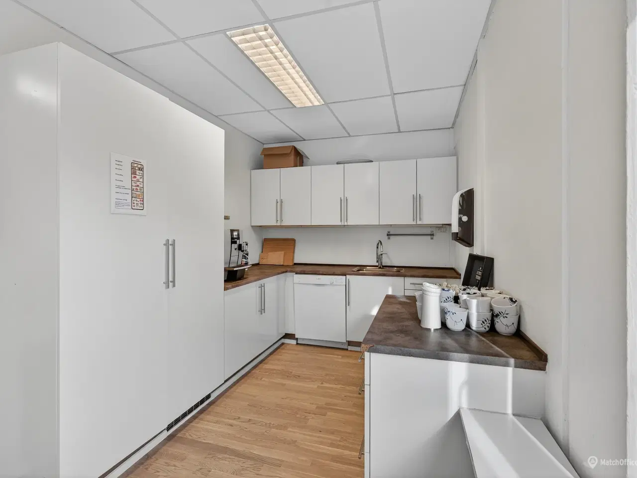 Billede 4 - Tæt på motorvejstilkørsel og 300 meter fra Trekroner station