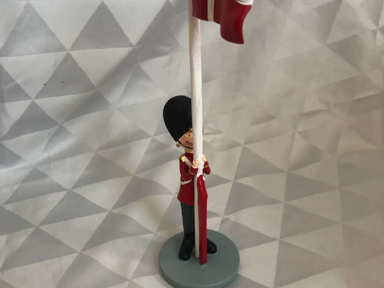 Billede 12 - Soldat med flagstang til fejring/fødselsdag