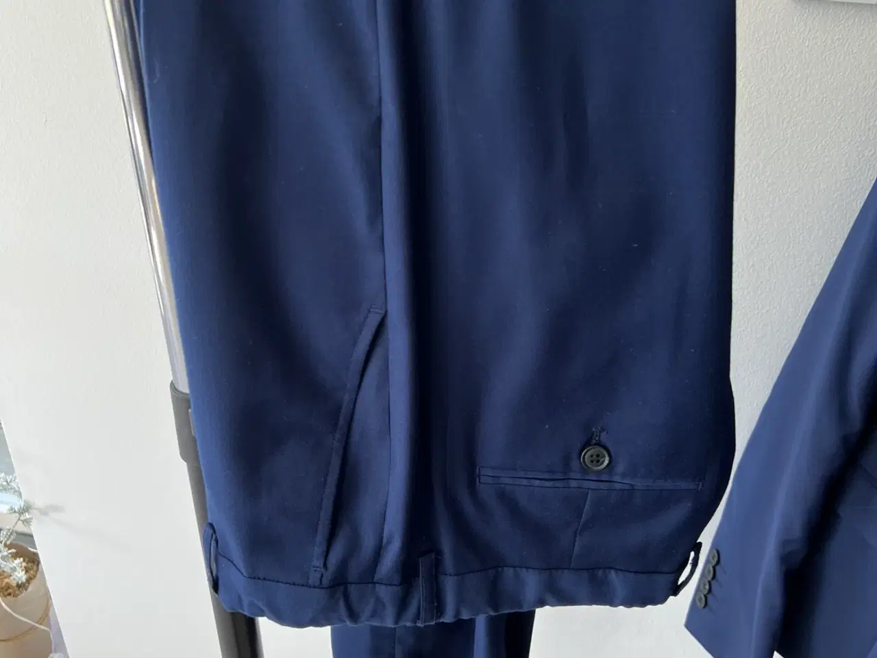 Billede 2 - Jakkesæt til evt konfirmation