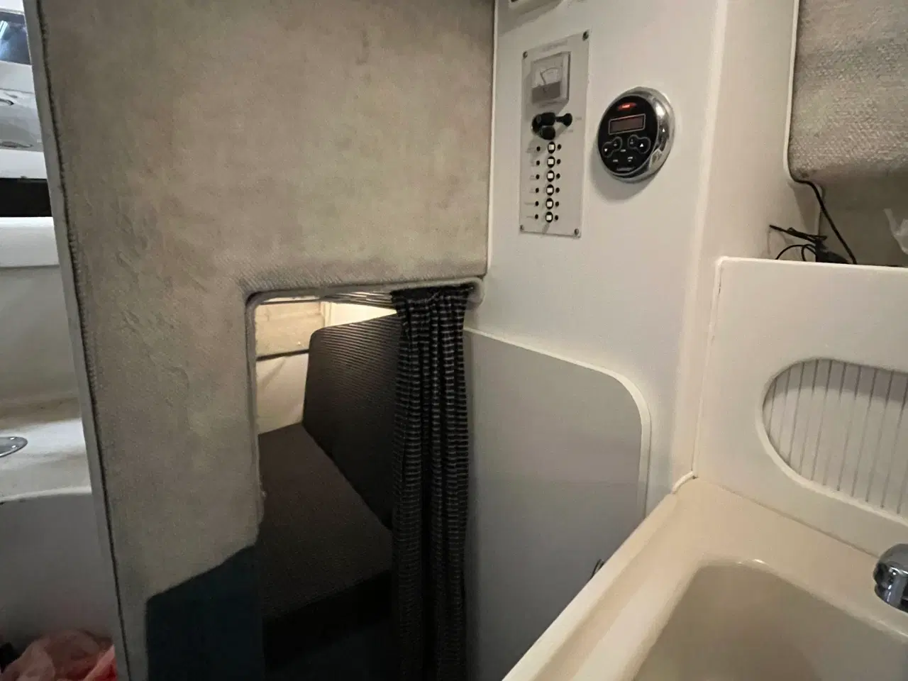 Billede 3 - Motorbåd Glastron GS249