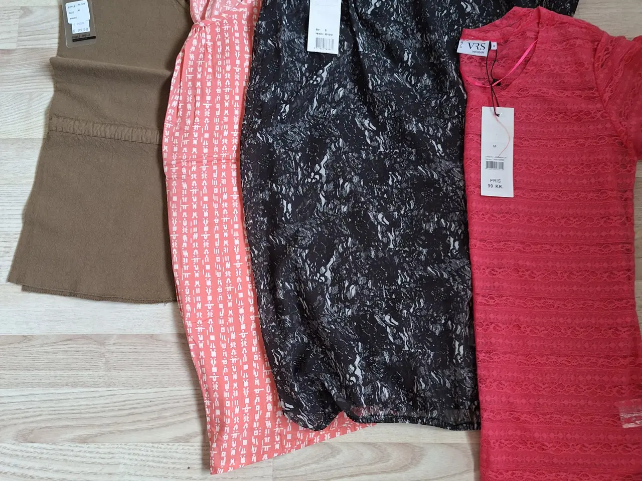 Billede 1 - Toppe med og uden ærme, str. s-m