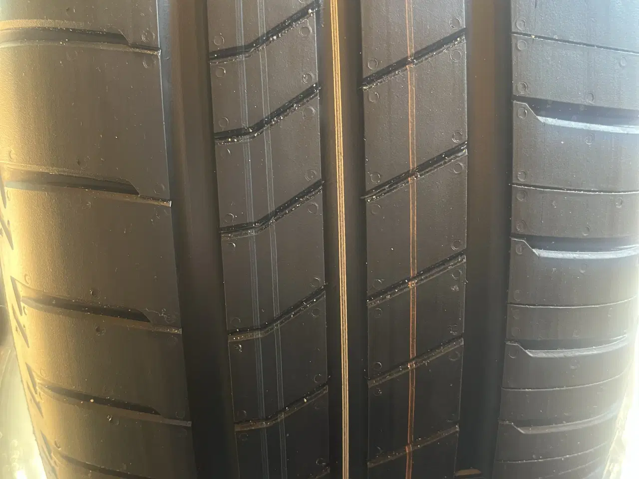 Billede 7 - Nye 215-50-19 Sommerdæk. Bridgestone.