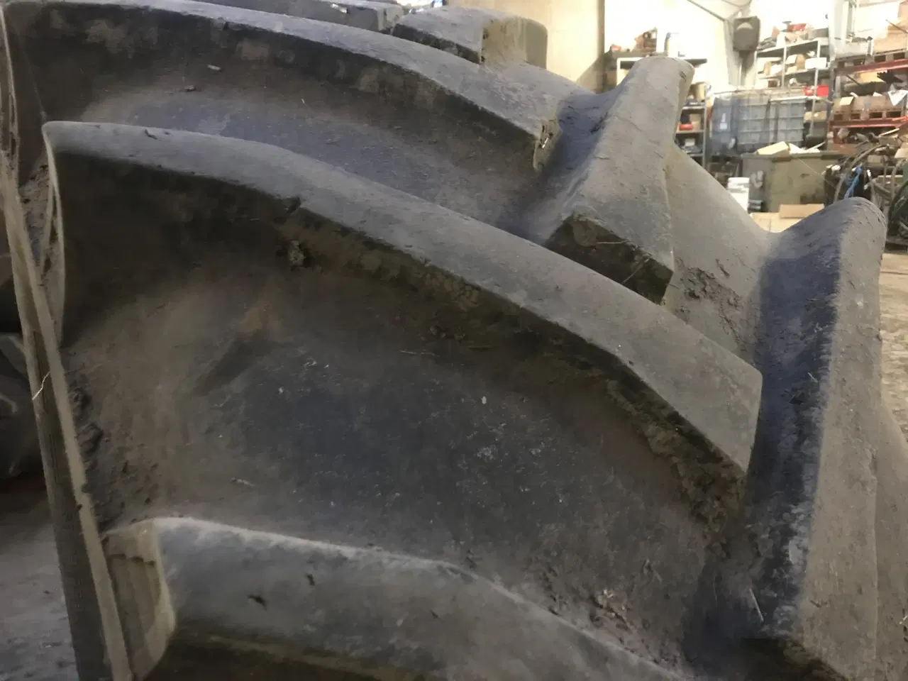 Billede 4 - 2 stk Trelleborg 650/60-38