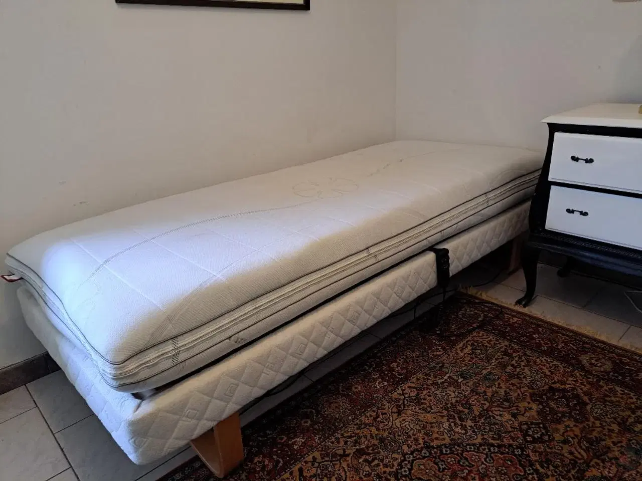 Billede 2 - Elevationsseng 85x200 cm fin stand, lækker madras