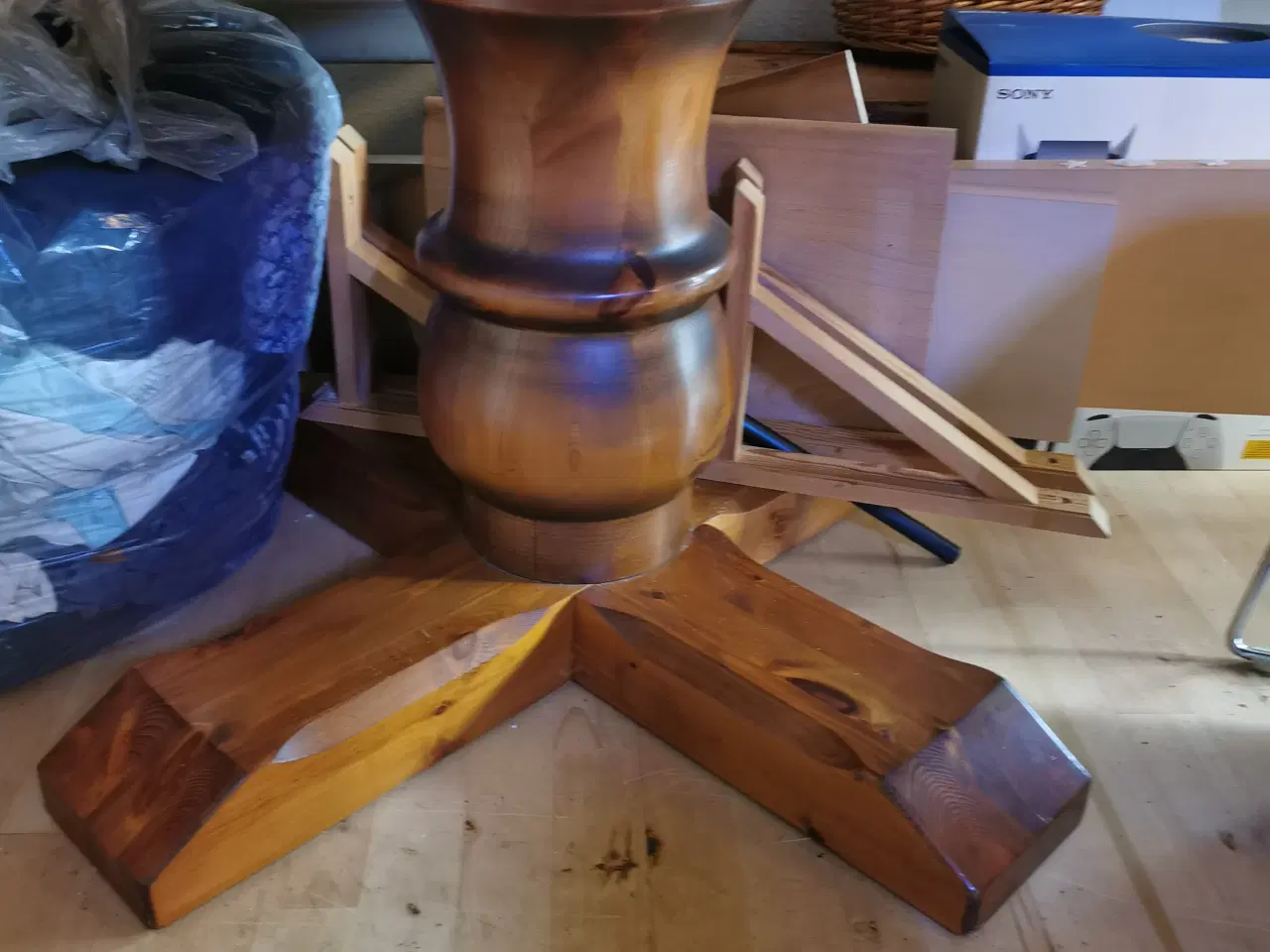 Billede 3 - Massivt spisebord