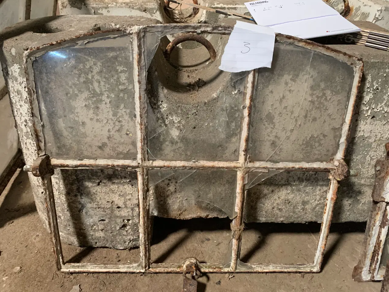Billede 6 - Støbejerns vinduer