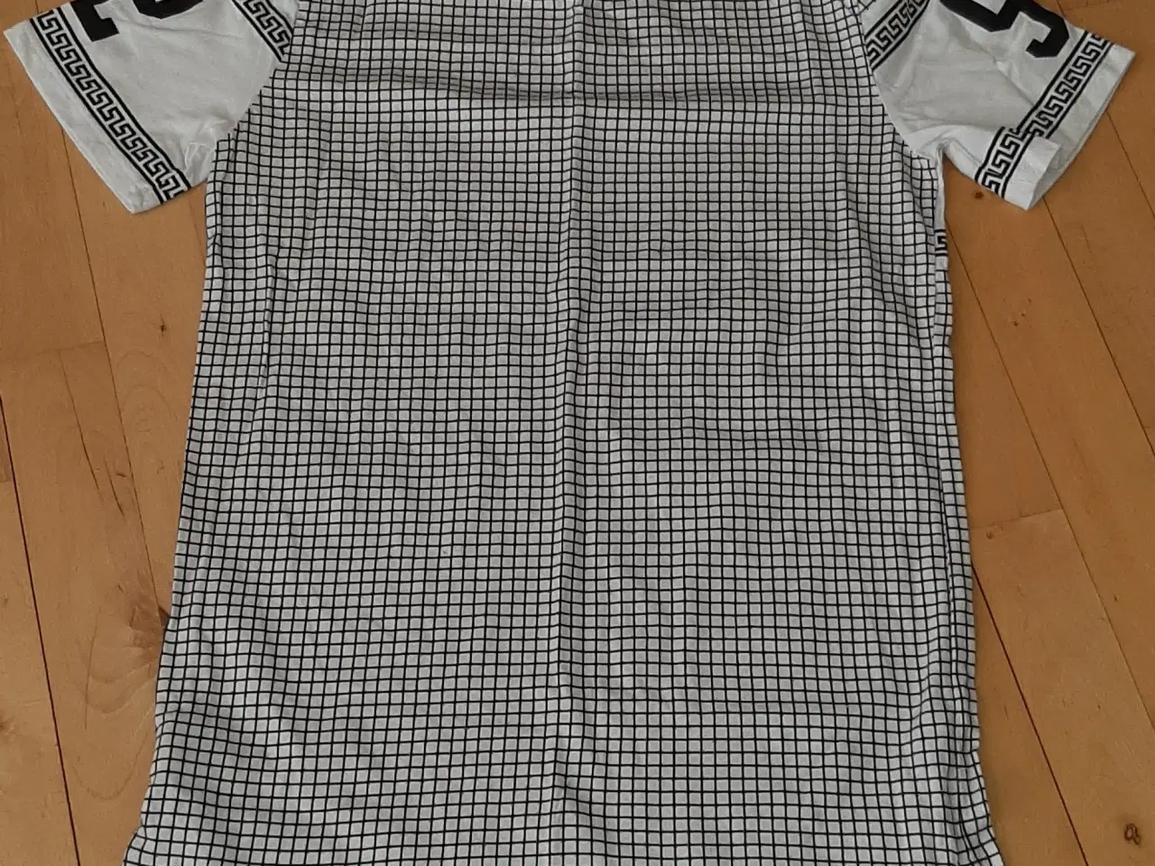 Billede 2 - Streetware Lang T-Shirt-Dreng 170/92 (Small/M)