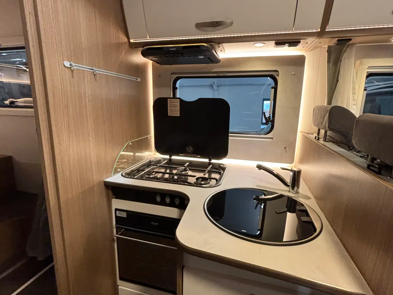 Billede 5 - Autocamper til salg - Carado I449 Edition 15