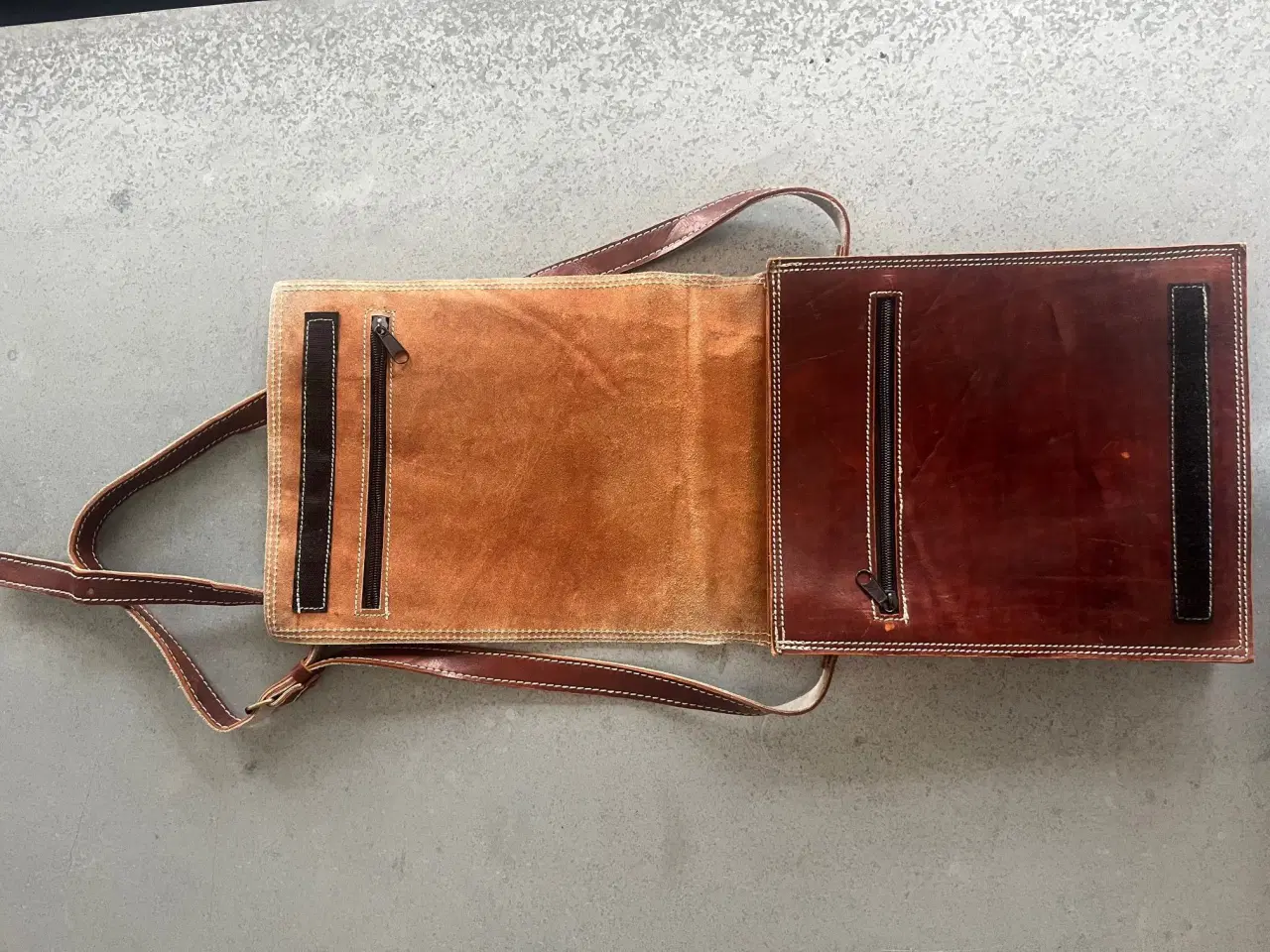 Billede 2 - Skuldertask i brun læder