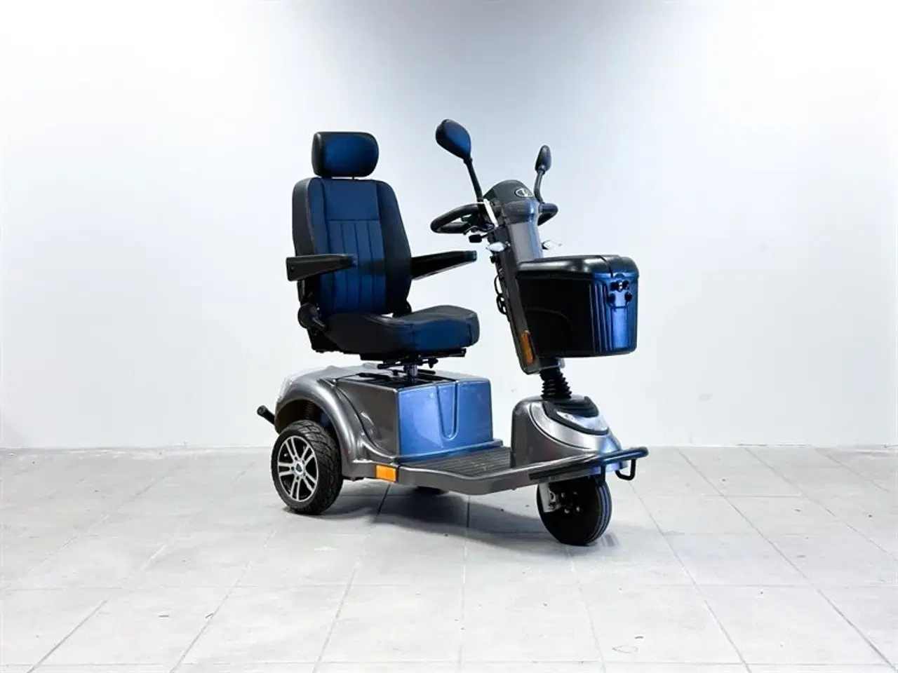 Billede 1 - LM-550 grå - 1 års garanti