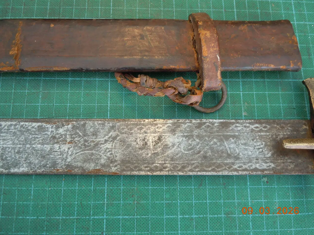 Billede 7 - Sværd, tveægget.  Kaskara med læderskede.