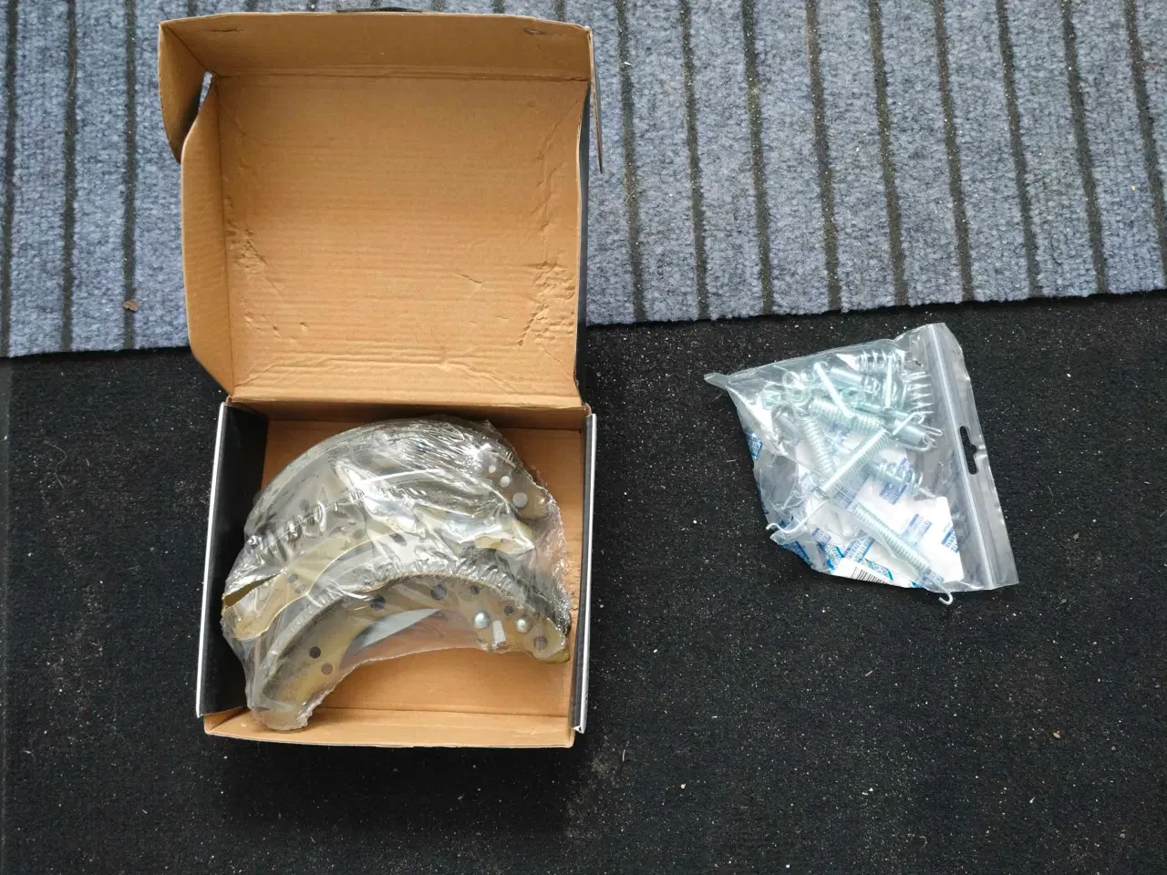 Billede 10 - Trækaksler m/tilbehør samt bremse bakker til troml