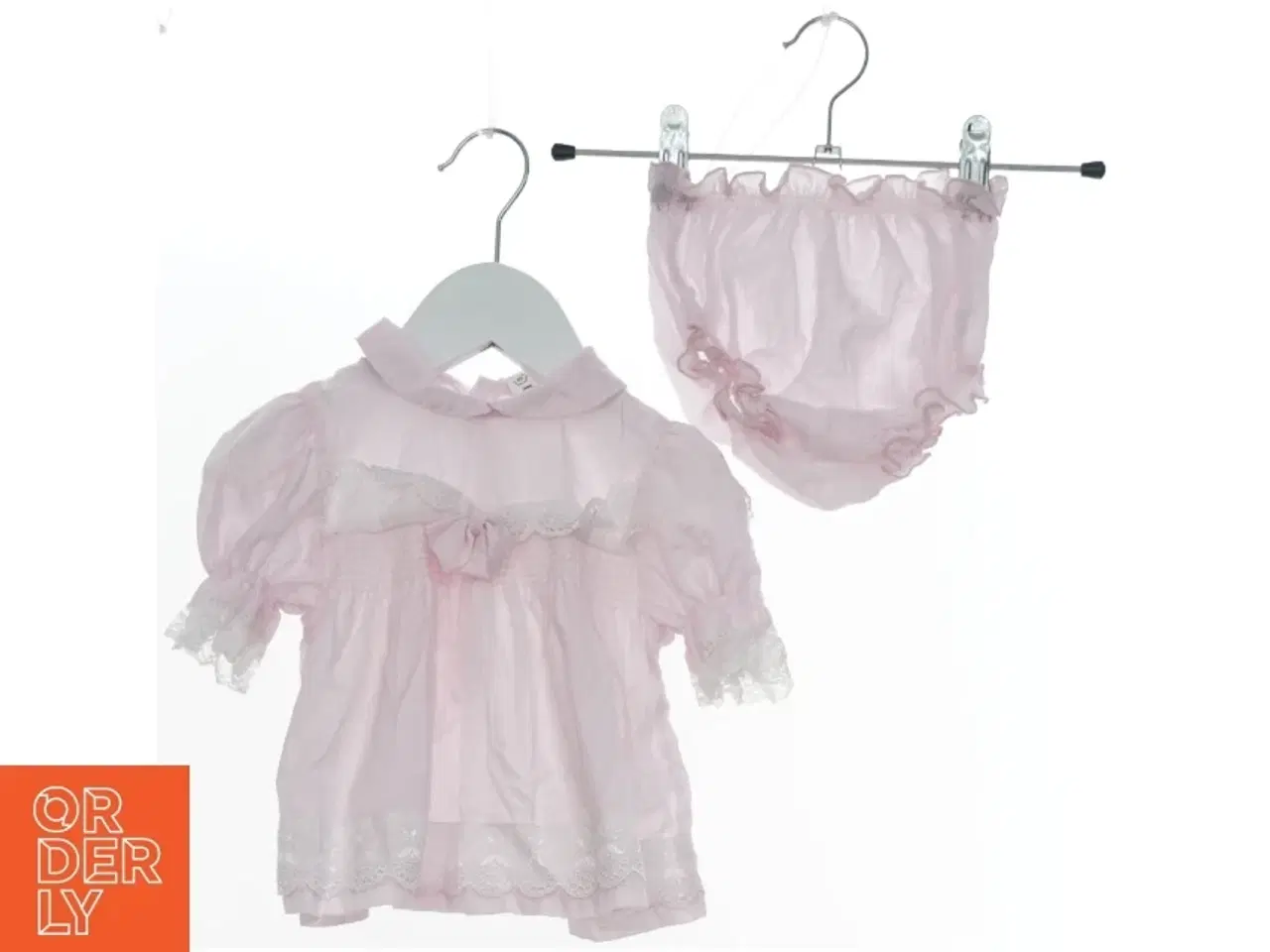 Billede 2 - Lyserødt sæt med bluse og bloomers (str. 68)