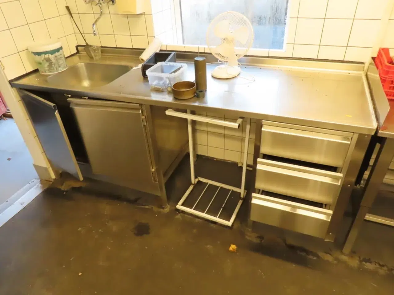 Billede 1 - Rustfri stålbord med vask