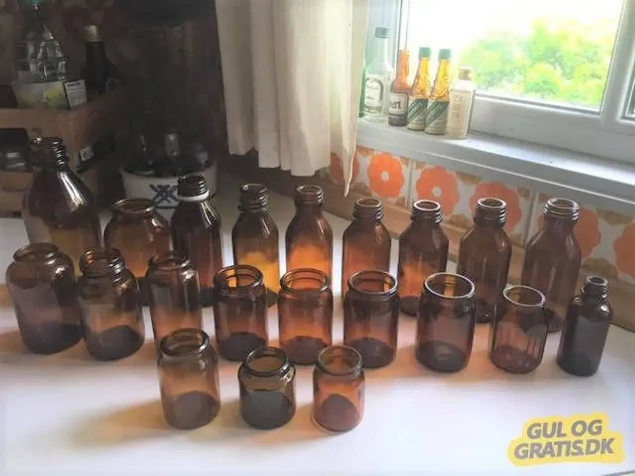 Billede 1 - Samling af brune apotekerglas og -flasker