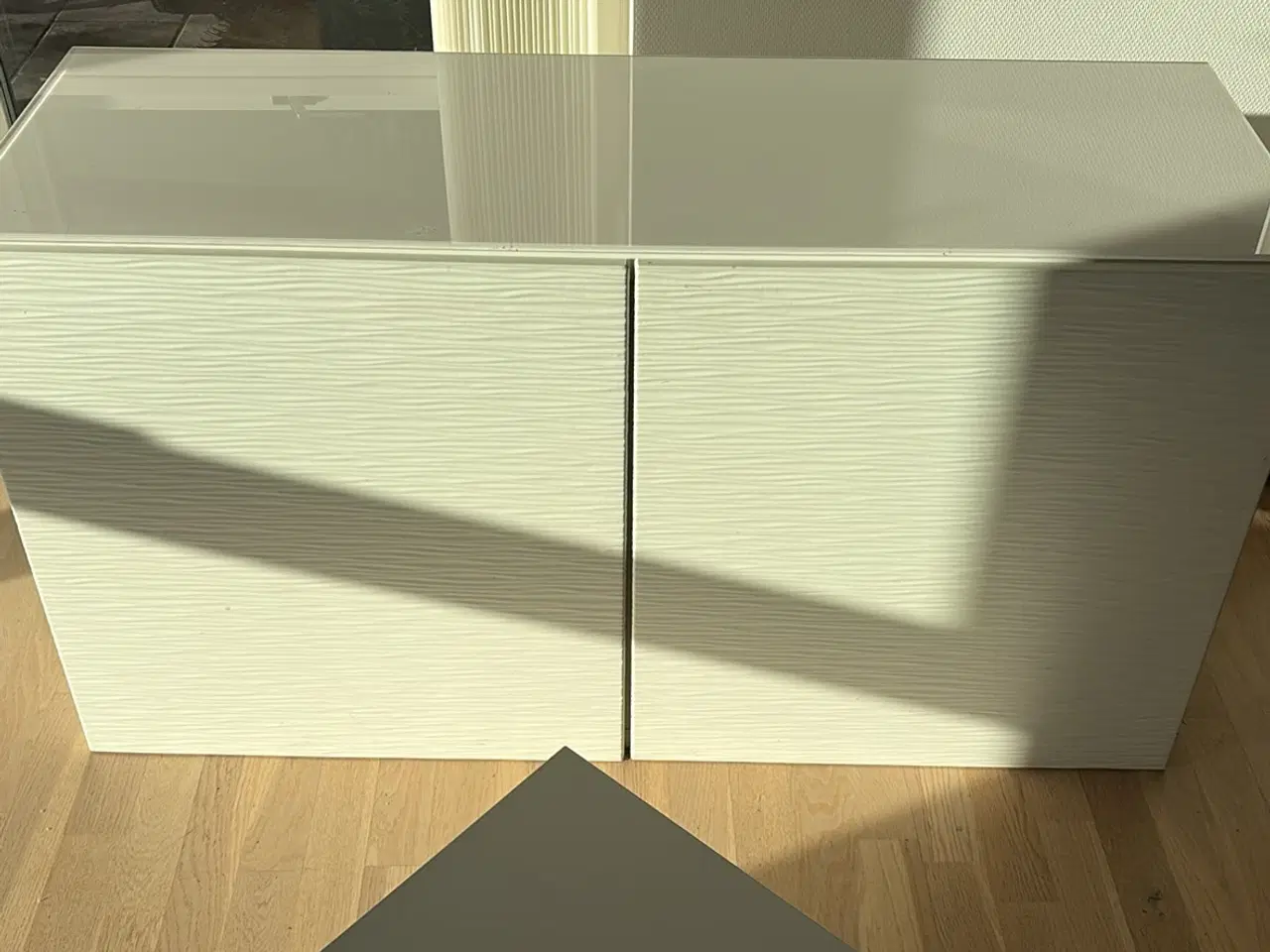 Billede 3 - Ikea BESTÅ vægmonterede skabe