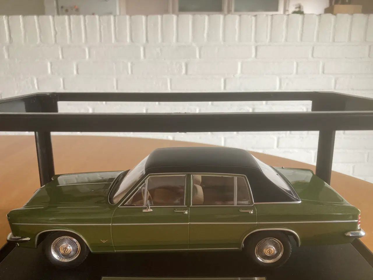 Billede 4 - Opel Diplomat 1:18