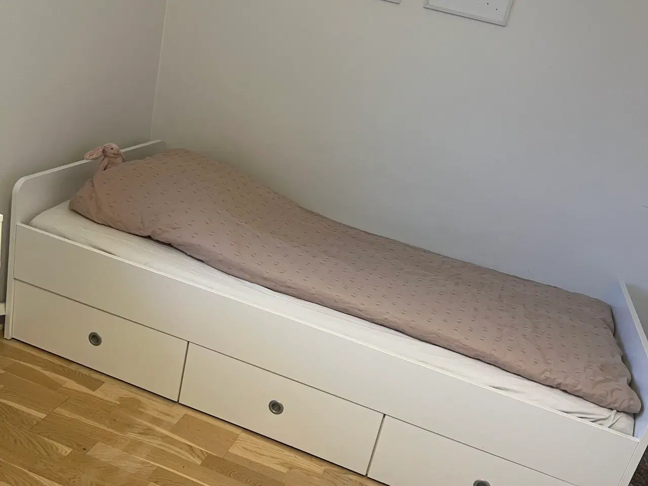 Billede 1 - Seng inklusiv madras
