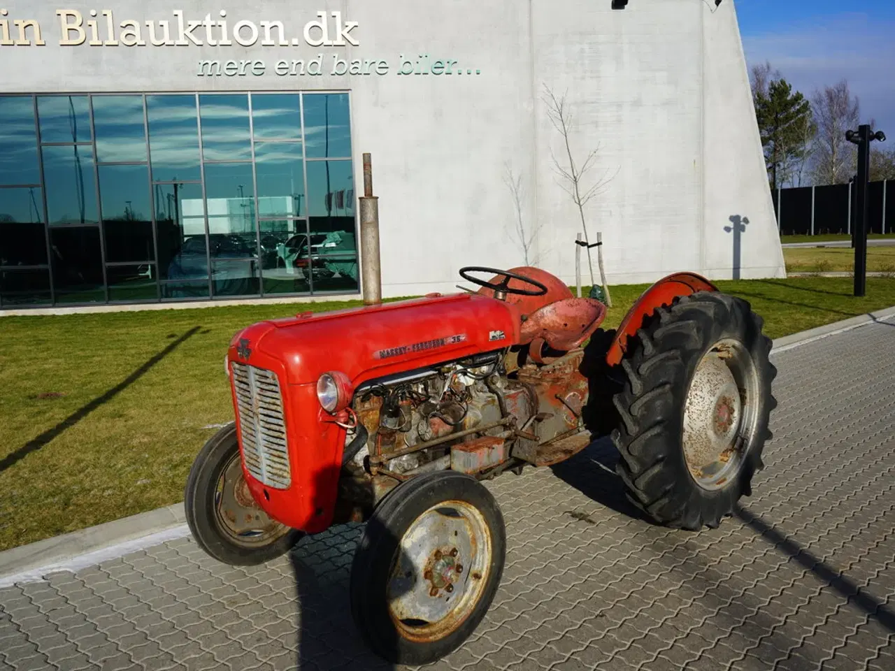 Billede 1 - Massey Ferguson MF-35 – Benzintraktor på auktion