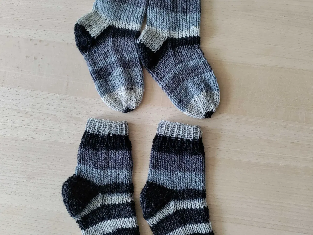 Billede 1 - Baby uldsokker - nye