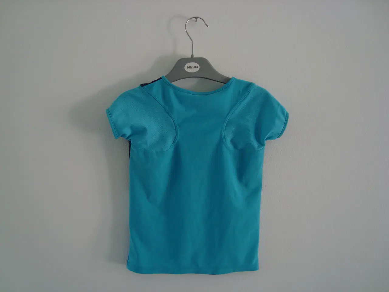 Billede 2 - T-Shirt - Str. 98/104