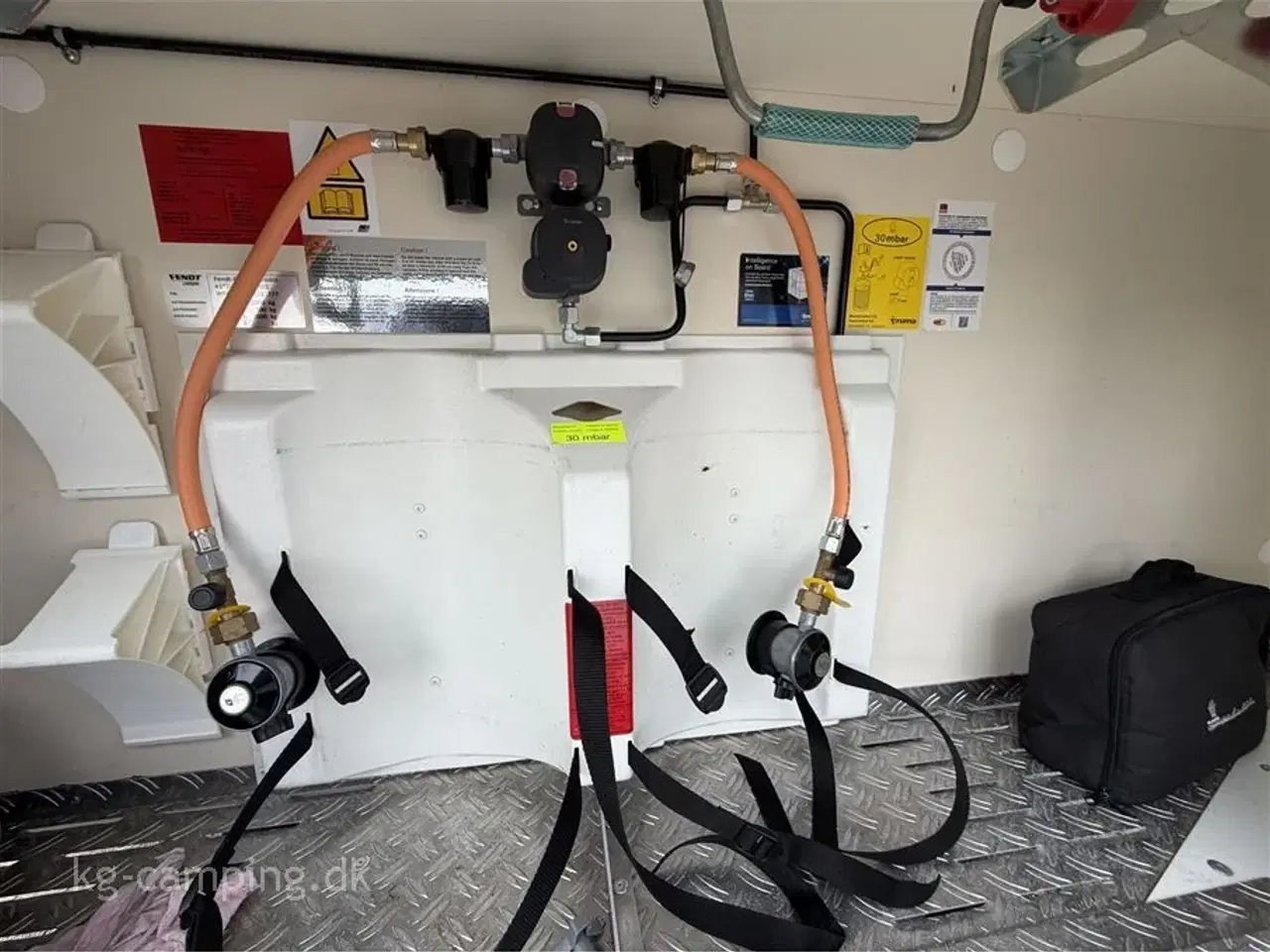 Billede 11 - 2020 - Fendt Tendenza 515 SG   Lækker enkeltsengsvogn med mover, fortelt og meget mere. Kan opvejes til 2000 KG