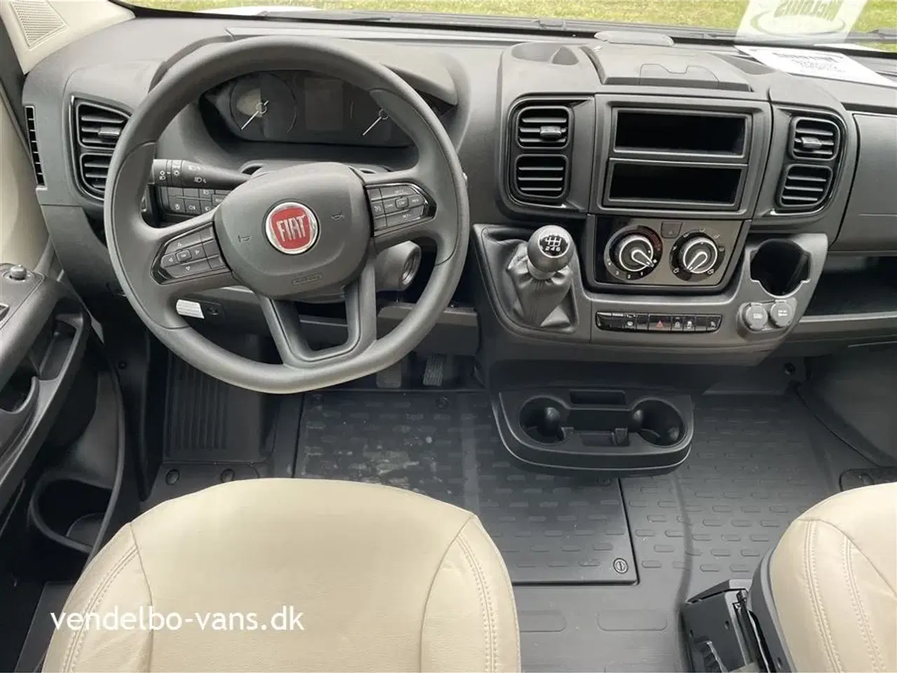 Billede 5 - 2026 - McLouis Mc4 273   Enkeltsenge og stor garage - 10 års tæthedsgaranti - Glasfiber sider-tag-bund