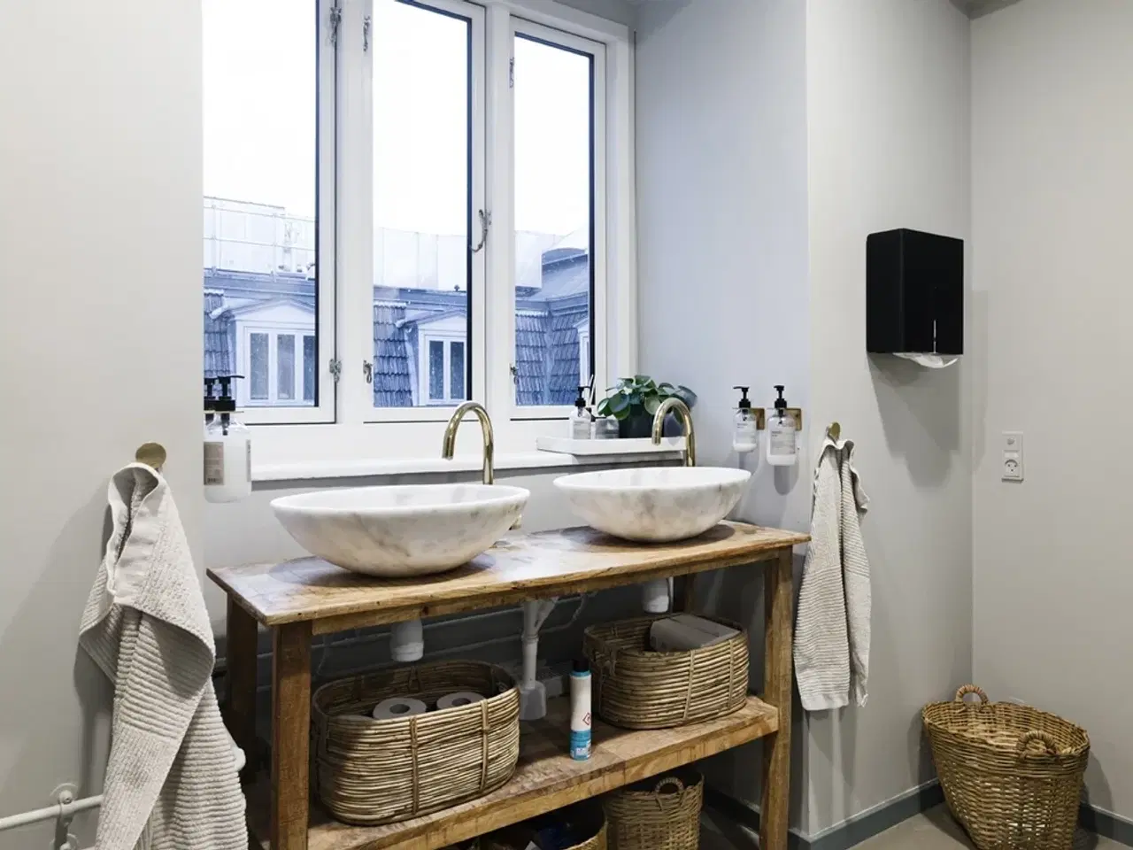 Billede 14 - Charmerende kontor med industriel vibe