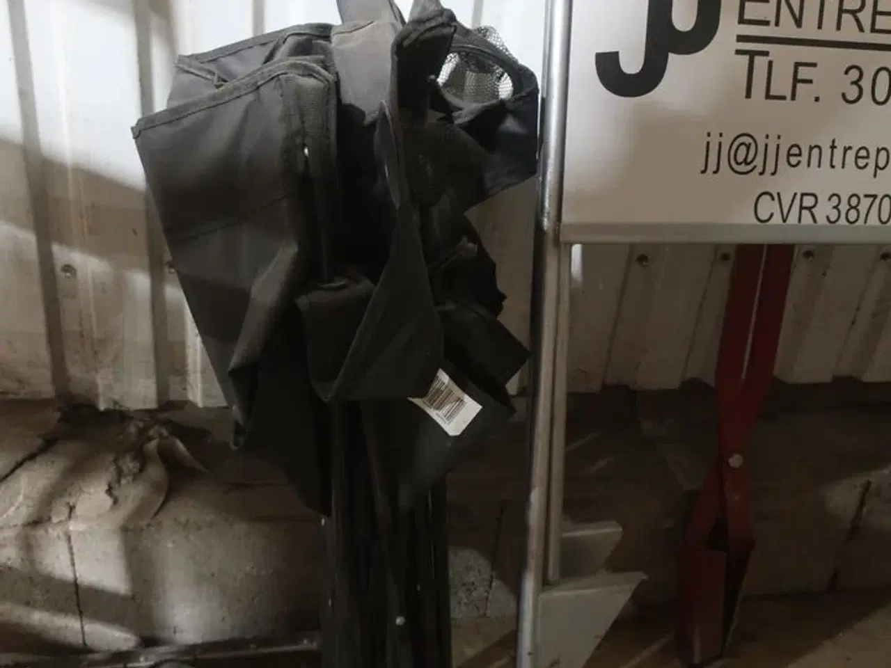 Billede 4 - 2 stk. skitte, værktøj samt gulvventilator