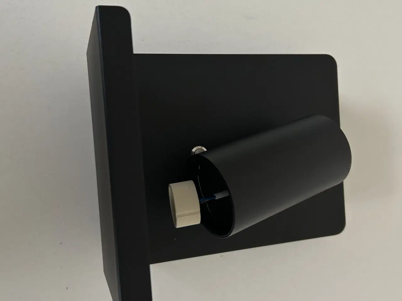 Billede 4 - Væglamper med usb og hylde