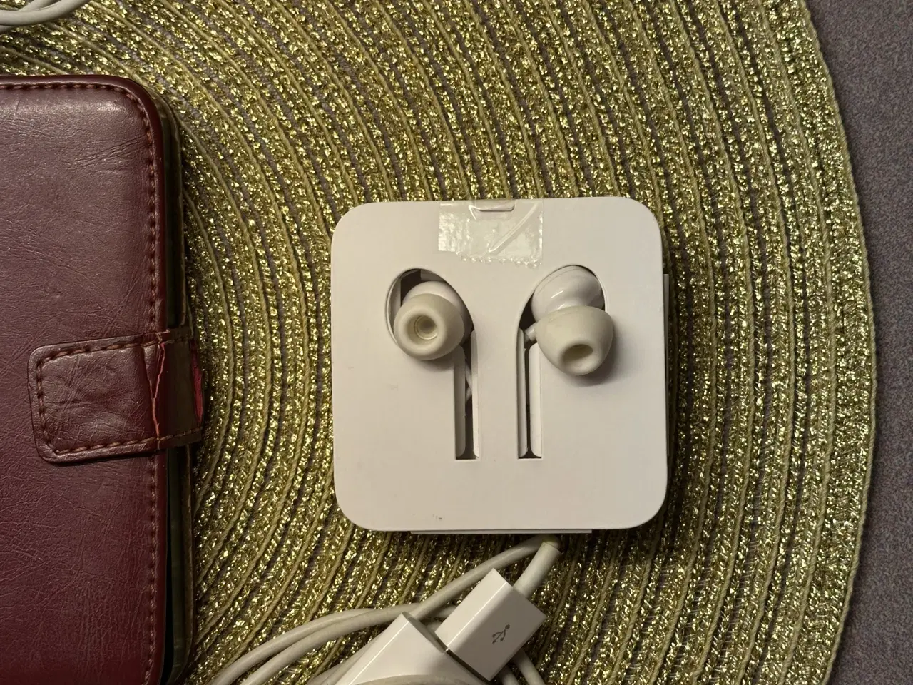 Billede 5 - Velholdt og velfungerende      iPhone 4S