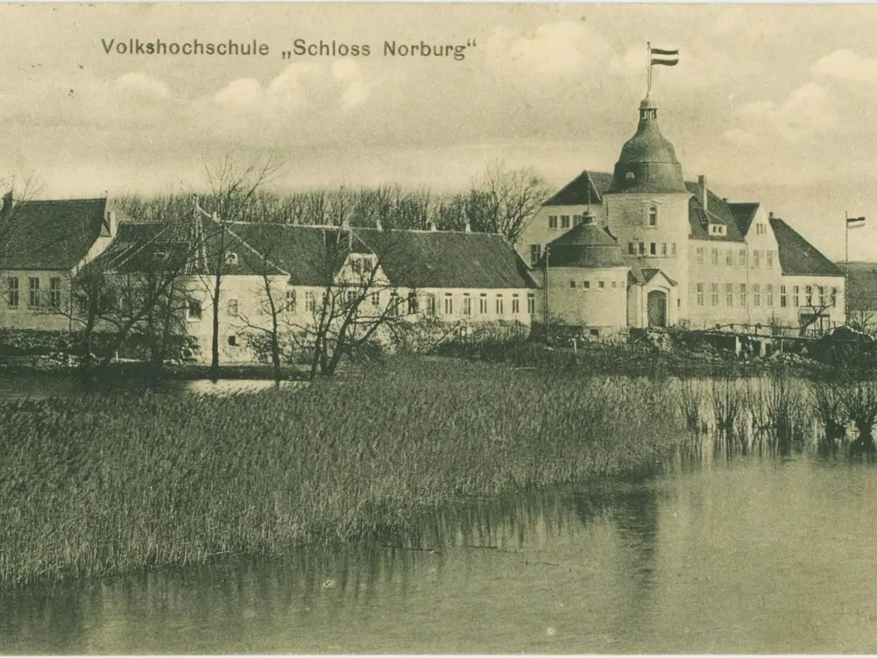 Billede 1 - Nordborg Slot, 1912. I dag efterskole