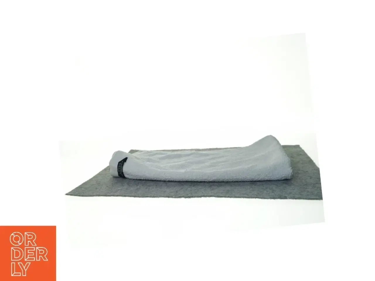 Billede 2 - Håndklæde fra Magasin (str. 95 x 46 cm)