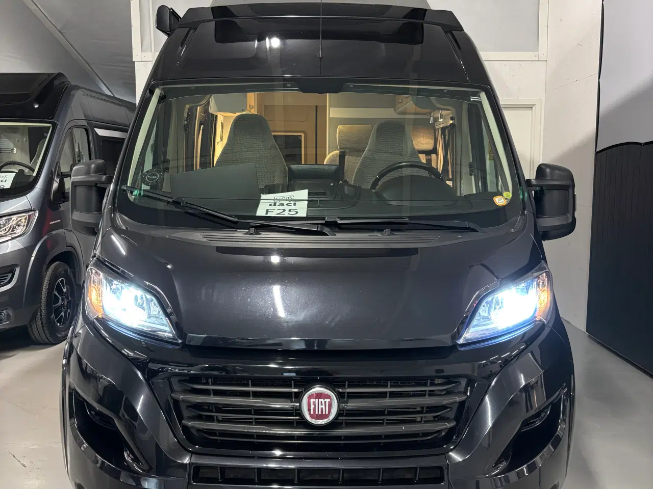 Billede 3 - Autocamper til salg - Hymer Free 540 