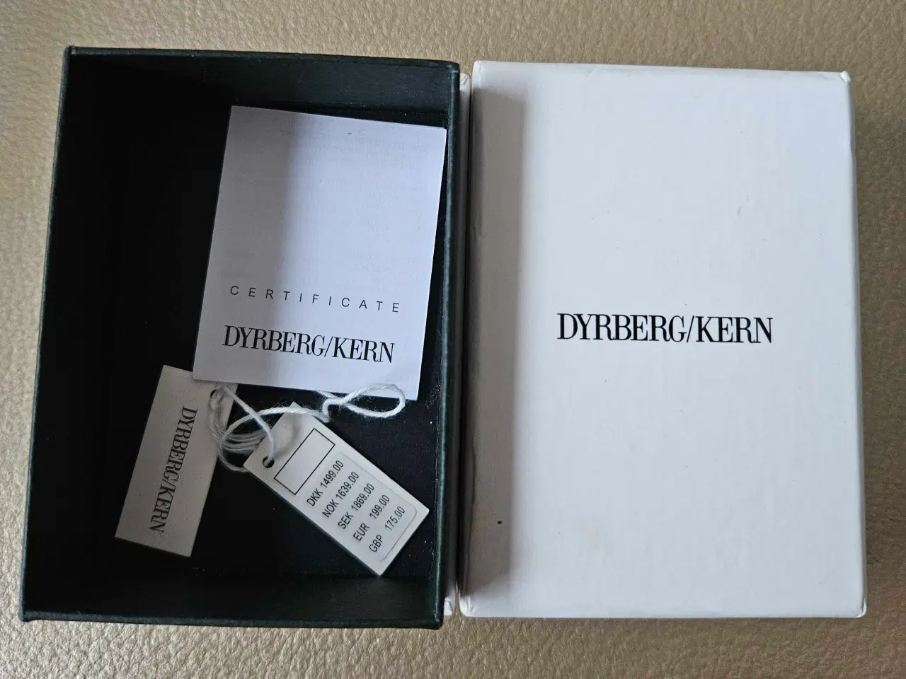 Billede 4 - Dyrberg kern smykke sæt 