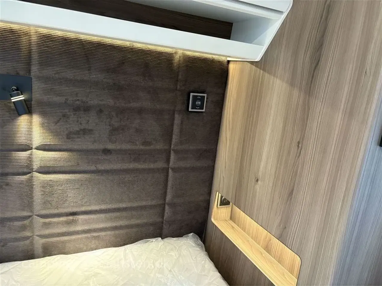 Billede 11 - 2026 - Kabe Ametist GLE KS B8 PREMIUM LINE Kabe Ametist GLE B8 KS Premium Line 2026 - Se den nu hos Camping-Specialisten.dk