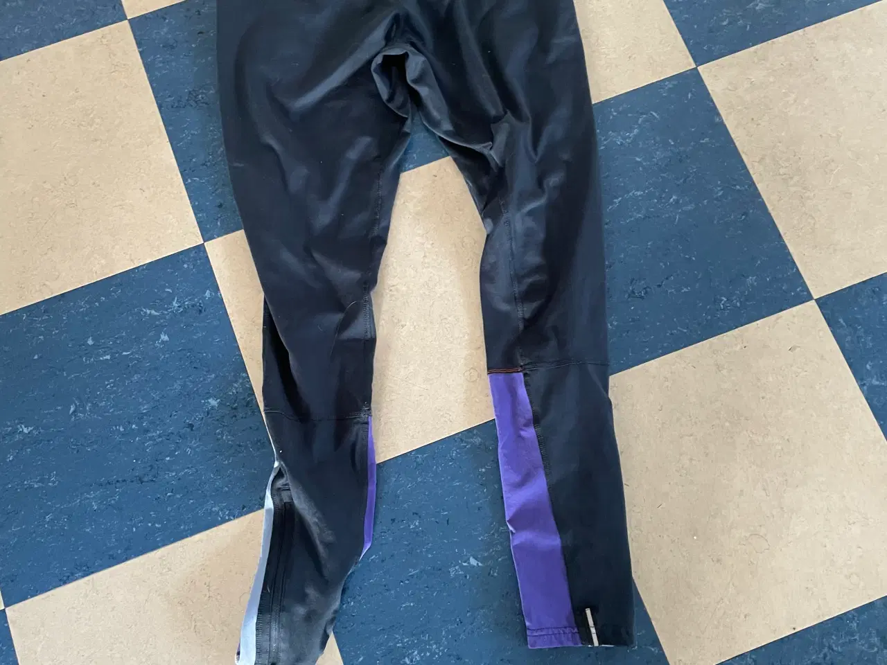 Billede 5 - Adidas løbetights mørkeblå