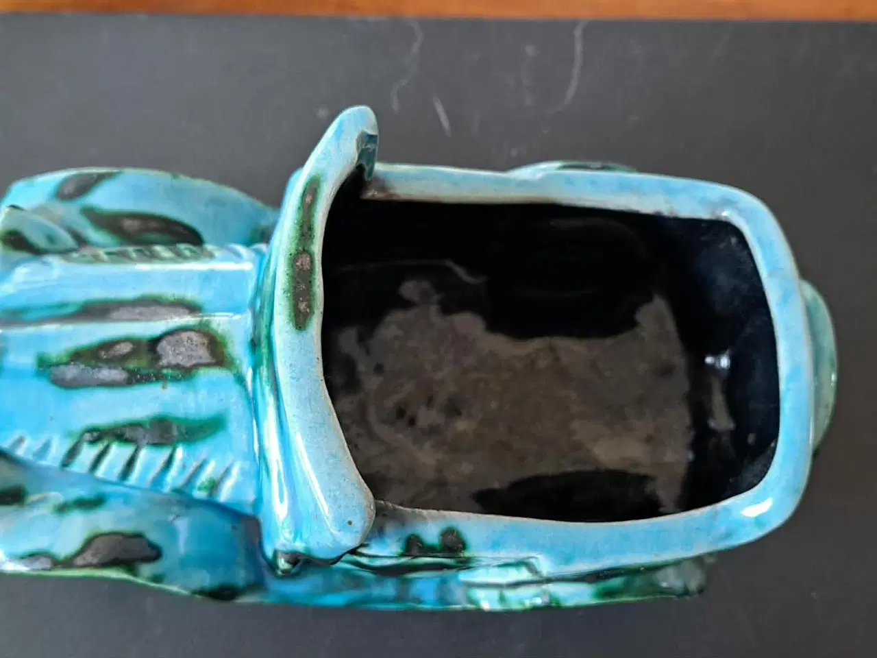 Billede 2 - Keramisk figur af en klassisk bil, lavet på Uebela