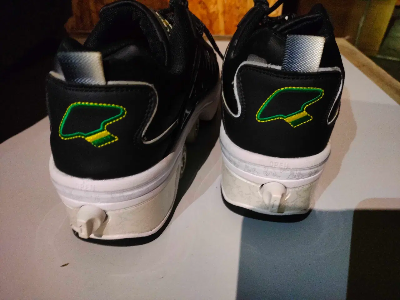 Billede 6 - Rulleskøjter og sko i et