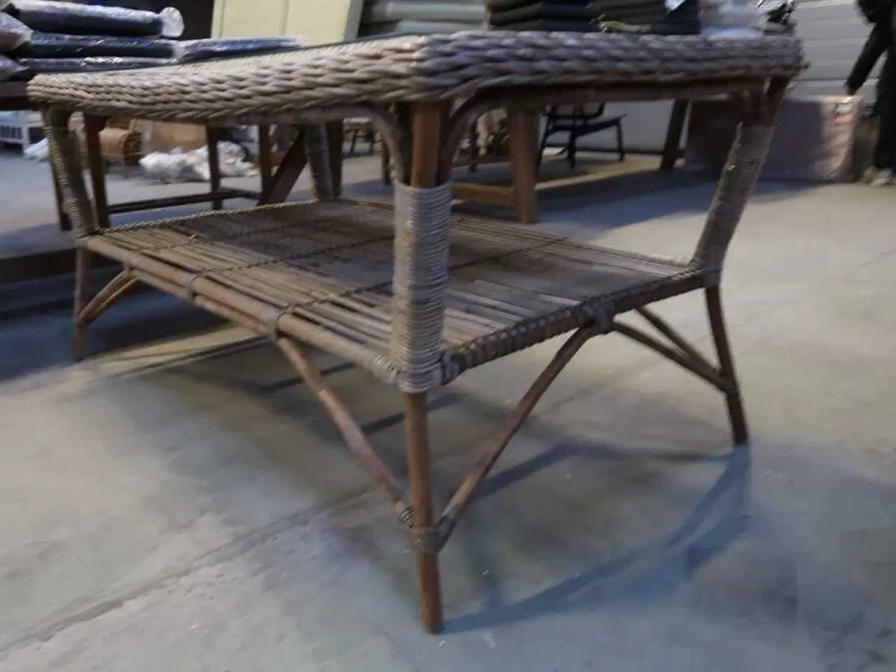 Billede 3 - Athena bambus havebord med glasbordplade