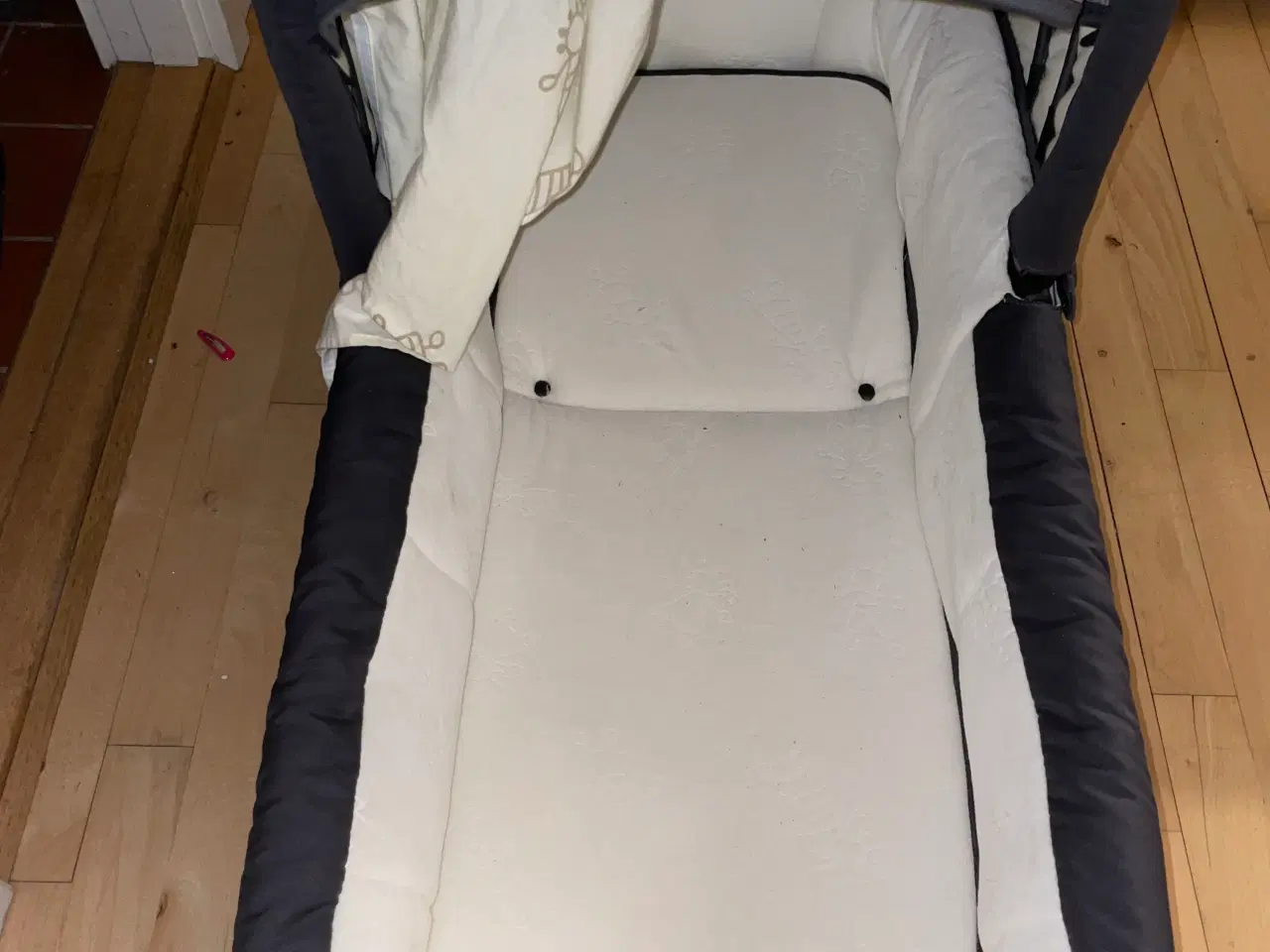 Billede 3 - Bassin barnevogn med indbygget rygstøtte