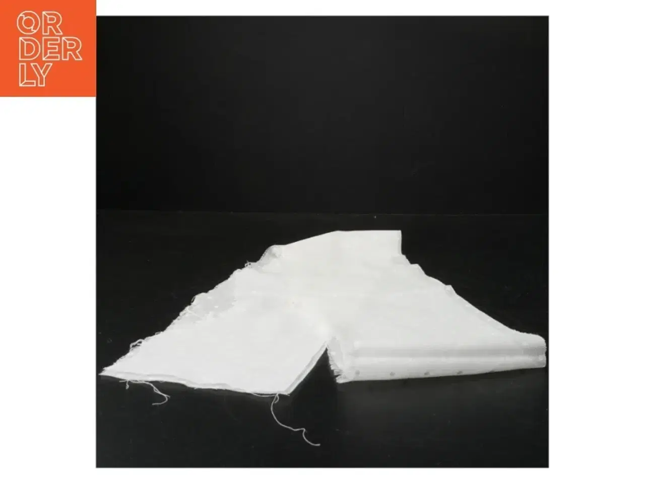 Billede 2 - Hvidt prikket tekstil (str. 150 x 13 cm)