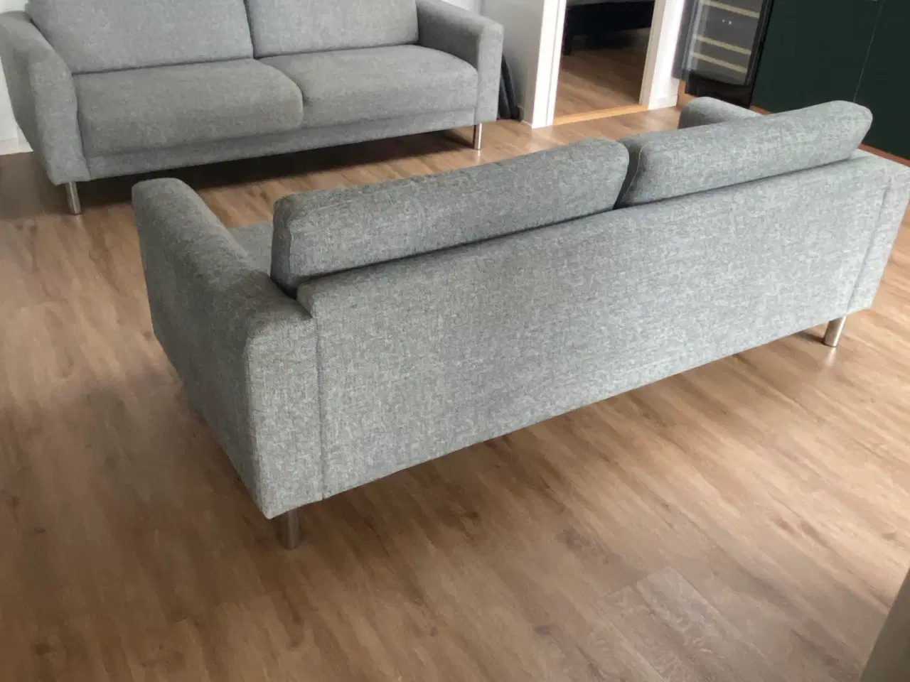 Billede 3 - Gråblå stof 3 personers sofa 2 stk