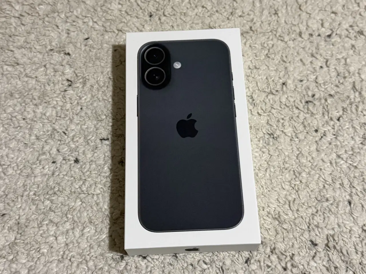 Billede 1 - HELT NY iPhone 17 256 GB i sort farve sælges!.